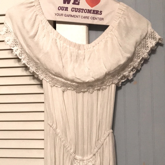 White off shoulder maxi dress with slit in middle - Picture 1 of 6